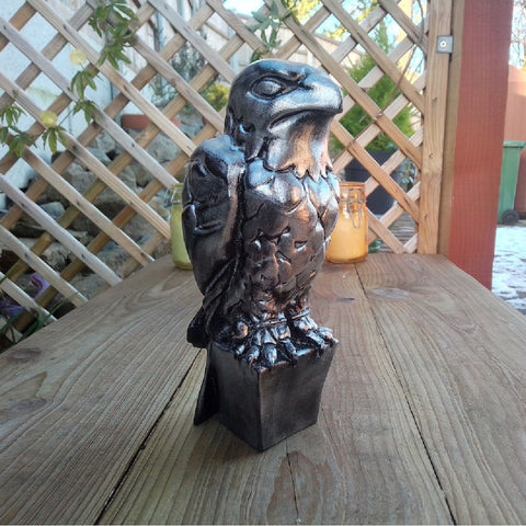 Maltese Falcon Statue Office Desk Ornament Outdoor Resin Sculpture Garden Decor