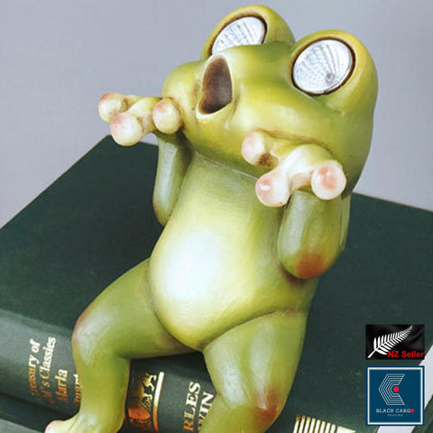 Garden Ornament Hanging Surprise Frog Statue Garden Décor with LED solar lights