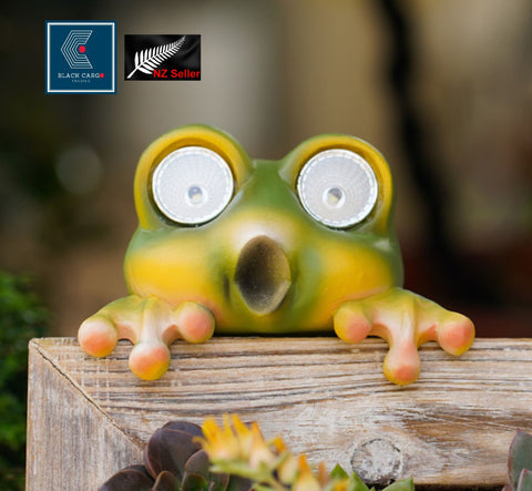 Garden Ornament Hanging Surprise Frog Statue Garden Décor with LED solar lights