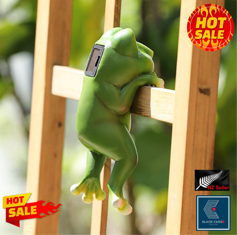 Garden Ornament Hanging Surprise Frog Statue Garden Décor with LED solar lights